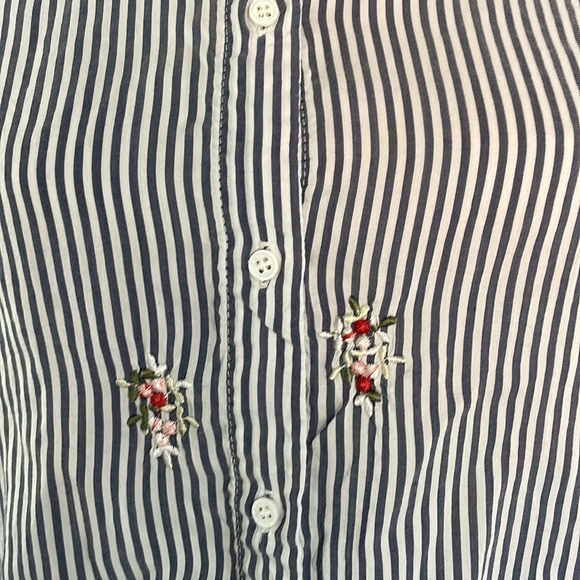 M Zara Women Blue/White Striped Long Sleeve Button Shirt w/ Floral Embroidery - Picture 2 of 9